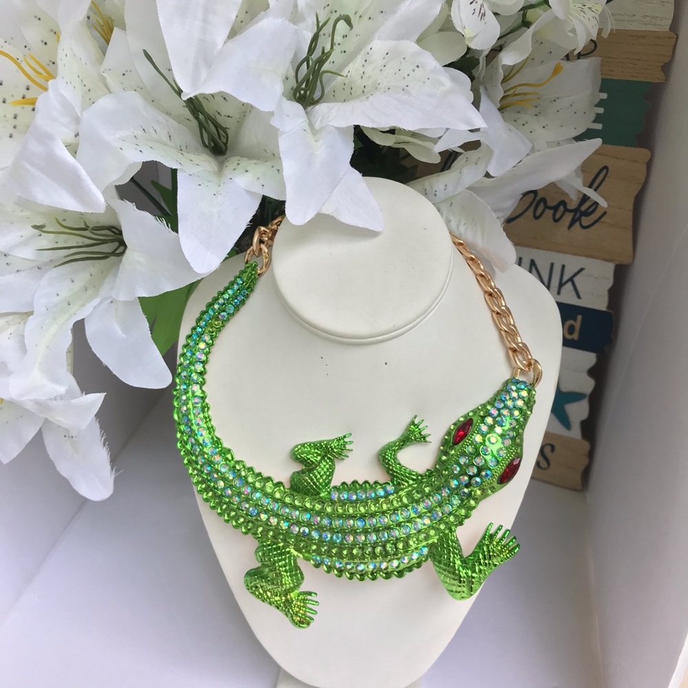 STATEMENT NECKLACE - Picture 7 of 15